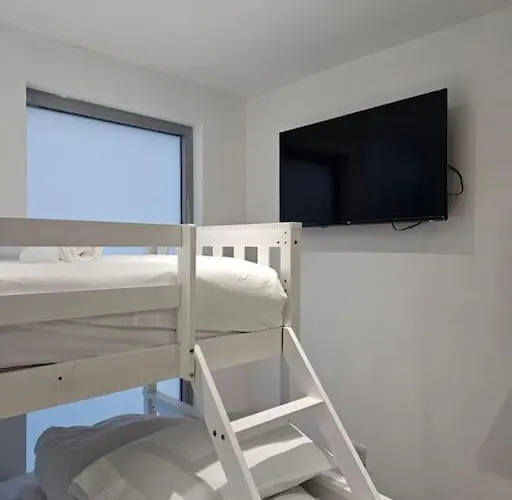 Comfy Studio For 5 In Deltan Croydon Dpg4